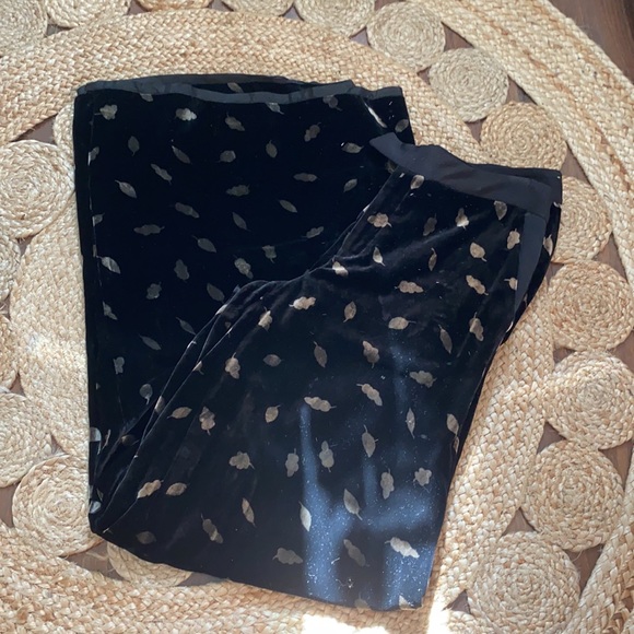 STUNNING & RARE Velvet Anthropologie Pants - Picture 10 of 13